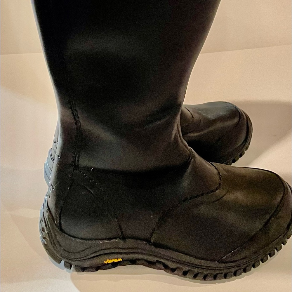 Uggs waterproof boots SOLD